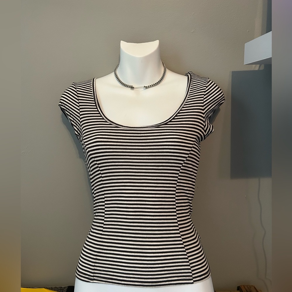 Billabong navy and white striped shirt🤍🩵